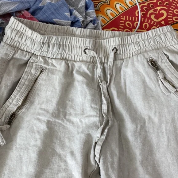 Jogger - Picture 2 of 3